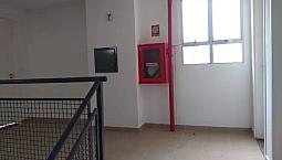 Apartamento No Condomínio Babi. 2º Andar, 2 Quartos, Sala, Cozinha, Banheiro.