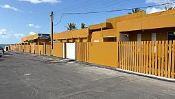 Vilage Na Beira Da Praia, Por 1.600,00 Mensal, Já Com Água, Luz E Internet Inclusos.