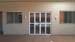 Casa Para Venda Possui 106 Metros Quadrados Com 3 Quartos