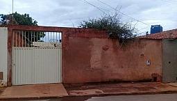 Vende -Se Uma Casa Acacias