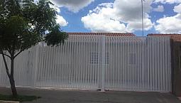 Casa Com 3 Quartos E Edícula! Santa Terezinha! Venha Conferir!