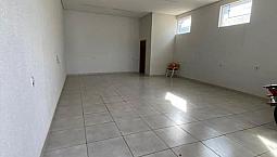 Casa Com Salão  Comercial   A/c 154,50