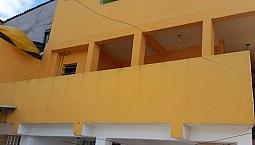 Aluga-Se Casa Com Dois Cômodos (Quarto E Cozinha) + Banheiro + Área Espaçosa