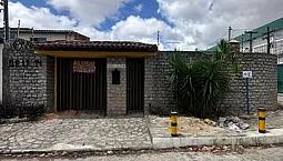 Casa Para Aluguel E Venda Com 600 Metros Quadrados Com 5 Quartos Em Antares - Maceió - Al