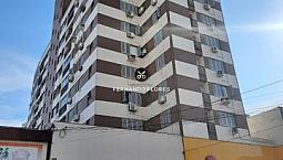 Imóvel Com Amplas Peças Com Box Para Dois Veículos