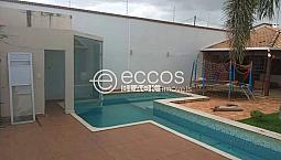 Casa À Venda, 3 Quartos, 1 Suíte, 6 Vagas, Centro - Araguari/Mg
