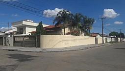 Casa Com 4Quartos, Área De Lazer Com Piscina. Lote De 500M. 
