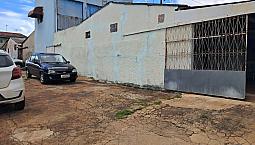 Vendo Casa Na Ceilândia Sul Com Um Sobrado Nos Fundos. Ponto De Comércio, Próximo A Parada