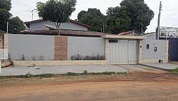 Aluga-Se Casa Com 3 Quartos E Piscina No Bairro Caranã