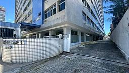 Apartamento No Centro Com 3 Quartos Sendo 1 Suíte Com Varanda.