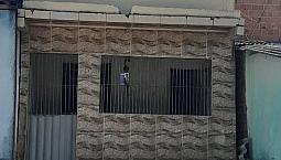 ? Vende-se Casa De Primeiro Andar