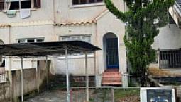 Casa Tipo Sobrado No Centro De Blumenau, Próximo À Farmácia Droga Raia, Com 02 Quartos, 02