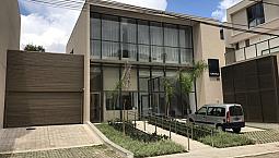 Casa Condomínio Fechado - 05 Suítes - 03 Vagas - 315 M² - Mata Da Praia