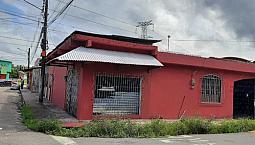 Imóvel Residencial E Comercial De Esquina Com 2 Frentes.