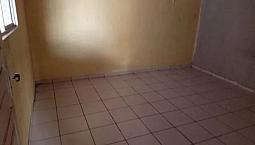Alugo Casa