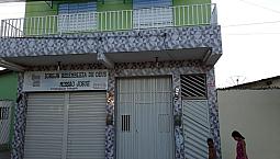 Aluga-Se Um Sobrado 