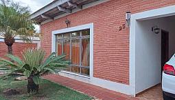 Casa Ampla Próximo A Igreja São Benedito, Limeira - Sp, Ideal Para Moradia Ou Comércio.