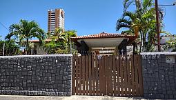 Casa De Rua Disponível Para Venda Ou Locação  Ponta Negra - Rua Barra Do Rio
